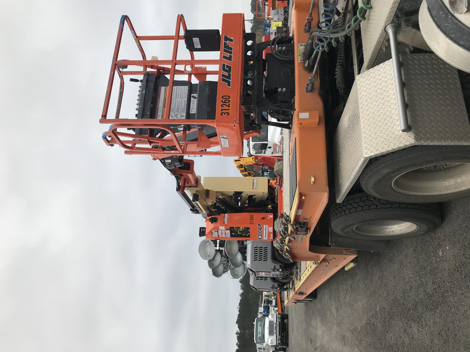 2019 JLG E300AJP