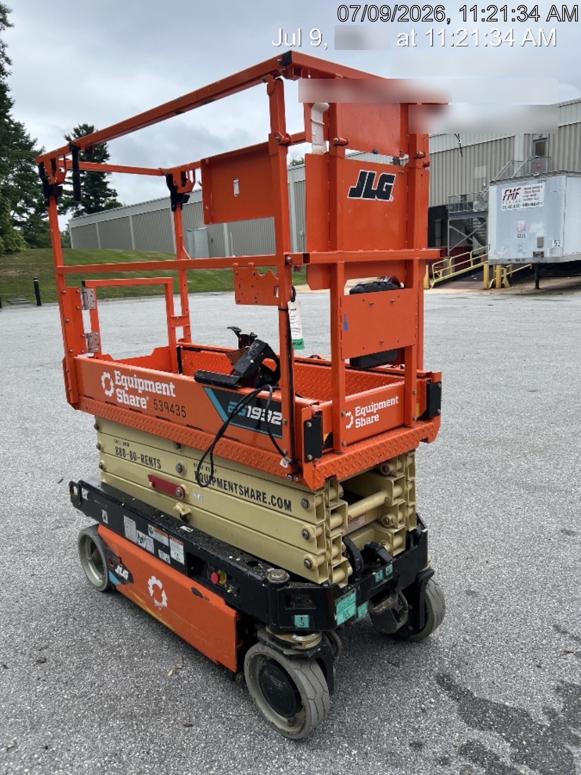 2025 JLG ES1932
