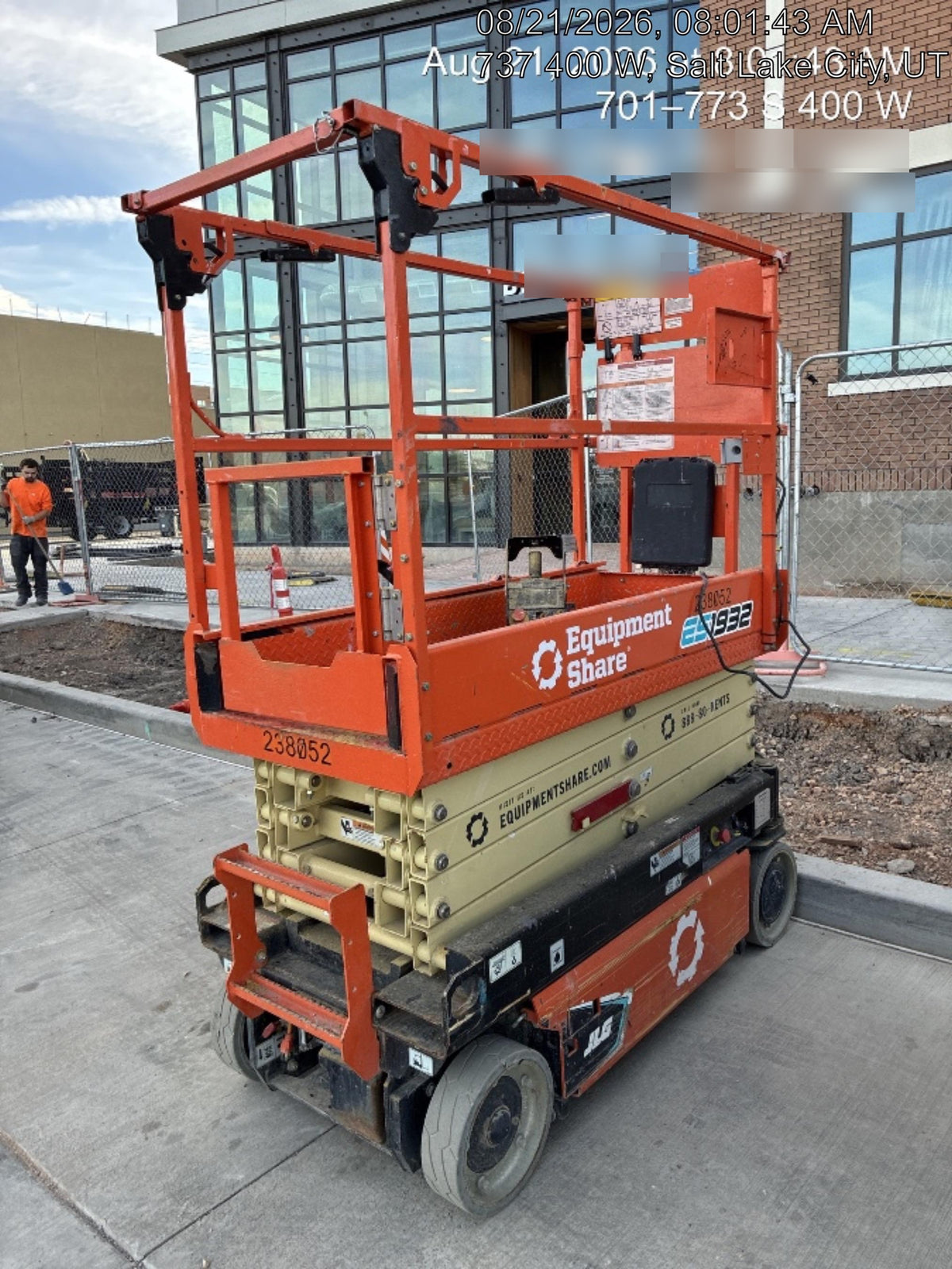 2022 JLG ES1932