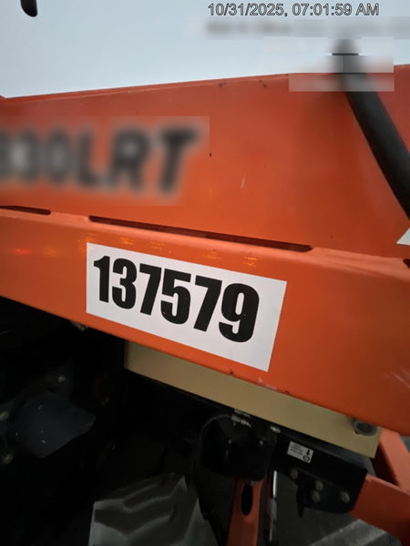 2021 JLG 330LRT