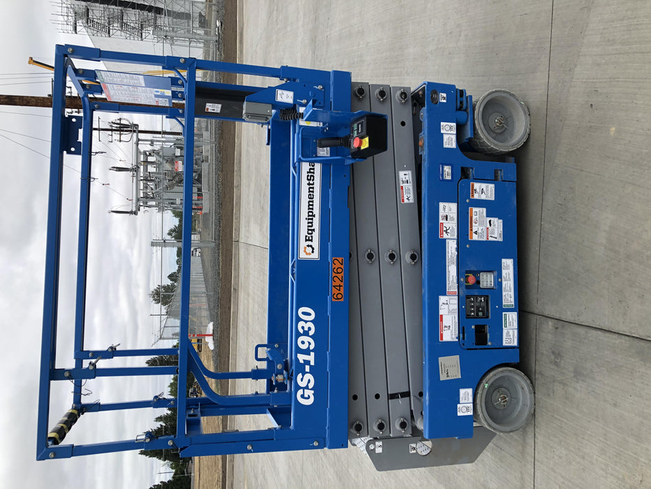2020 Genie GS-1930 Solid Non Marking Tires, Beacon, Folding rails with half height swing gate, 800W Inverter