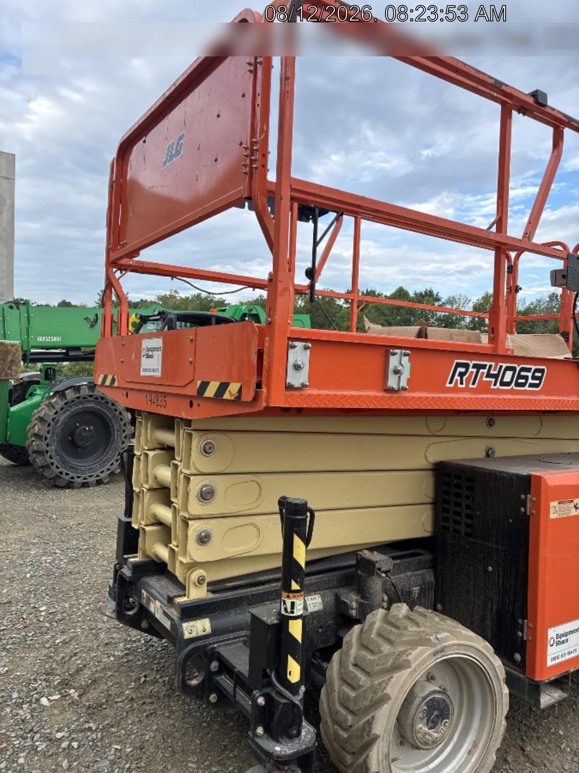 2021 JLG RT4069