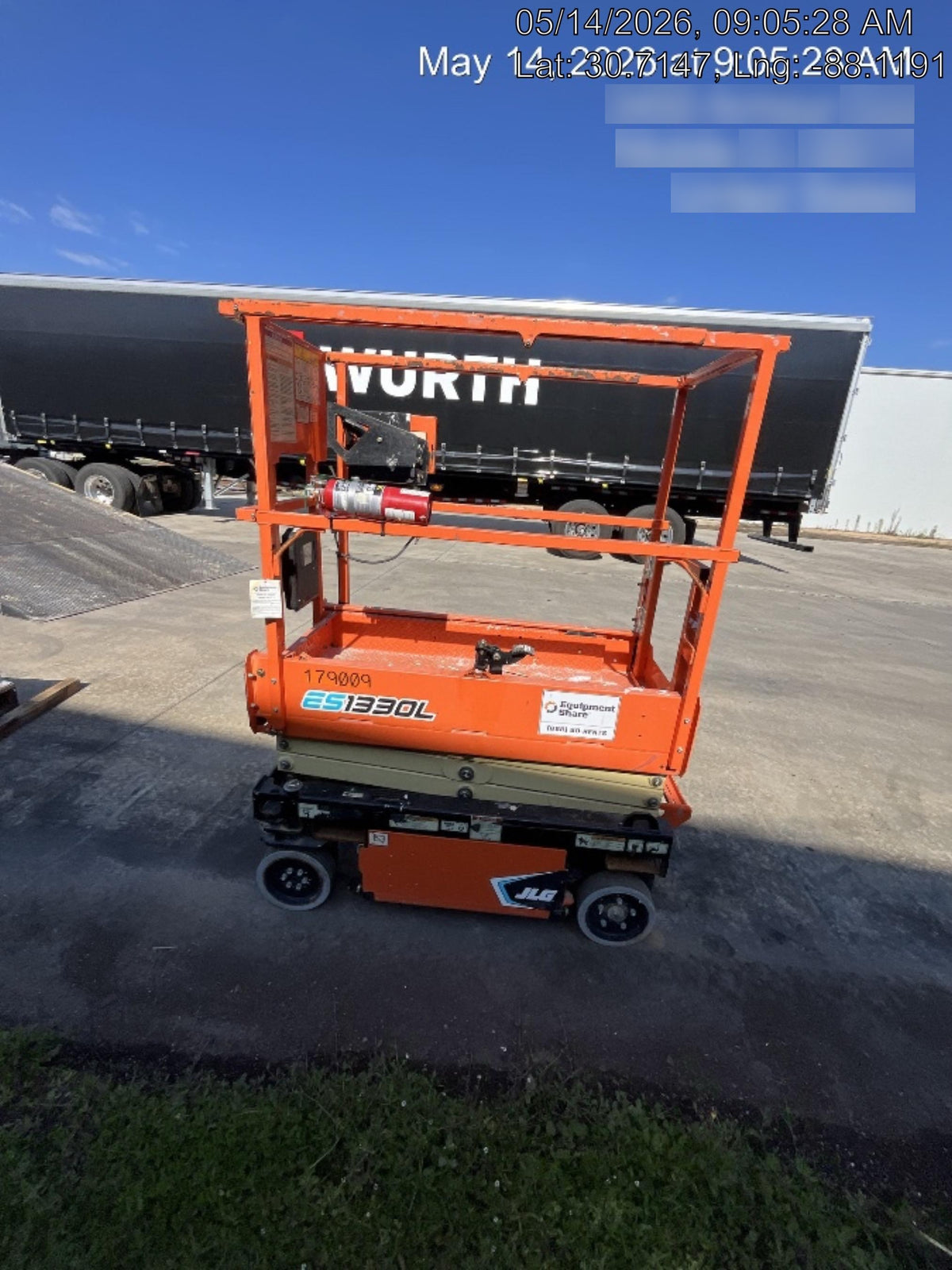 2021 JLG ES1330L