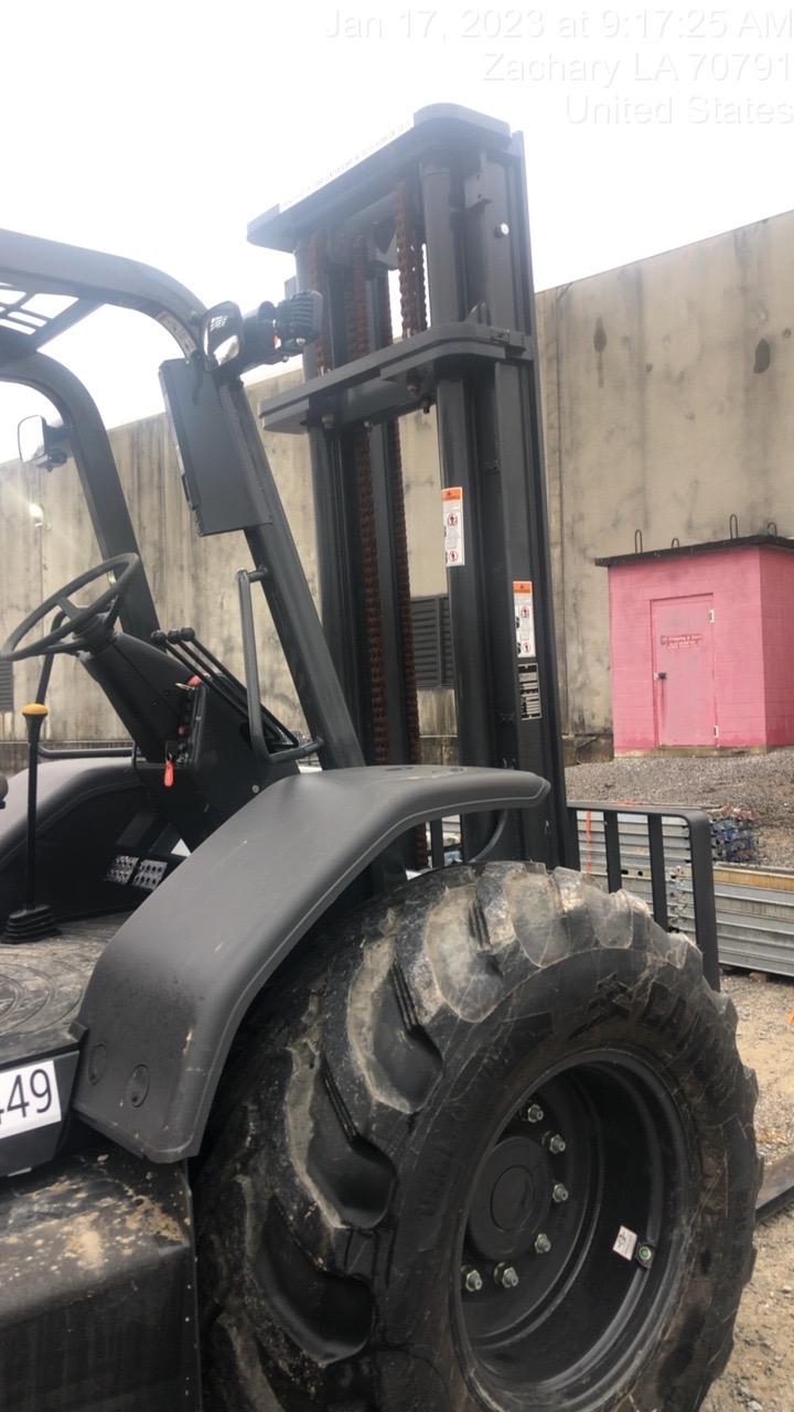 2023 CASE 588H