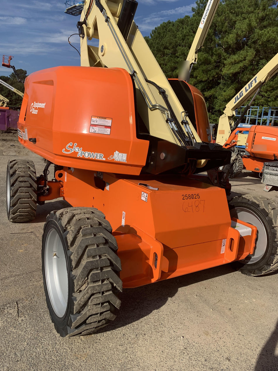 2022 JLG 660SJ