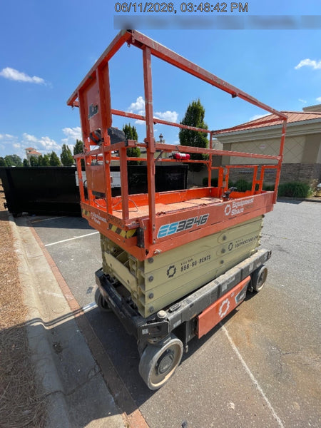 2023 JLG ES3246