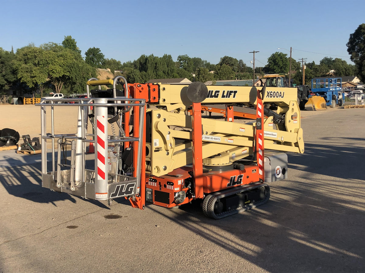 2021 JLG X600AJ