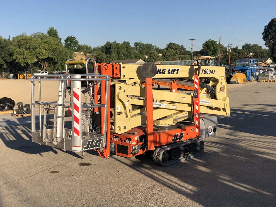 2021 JLG X600AJ