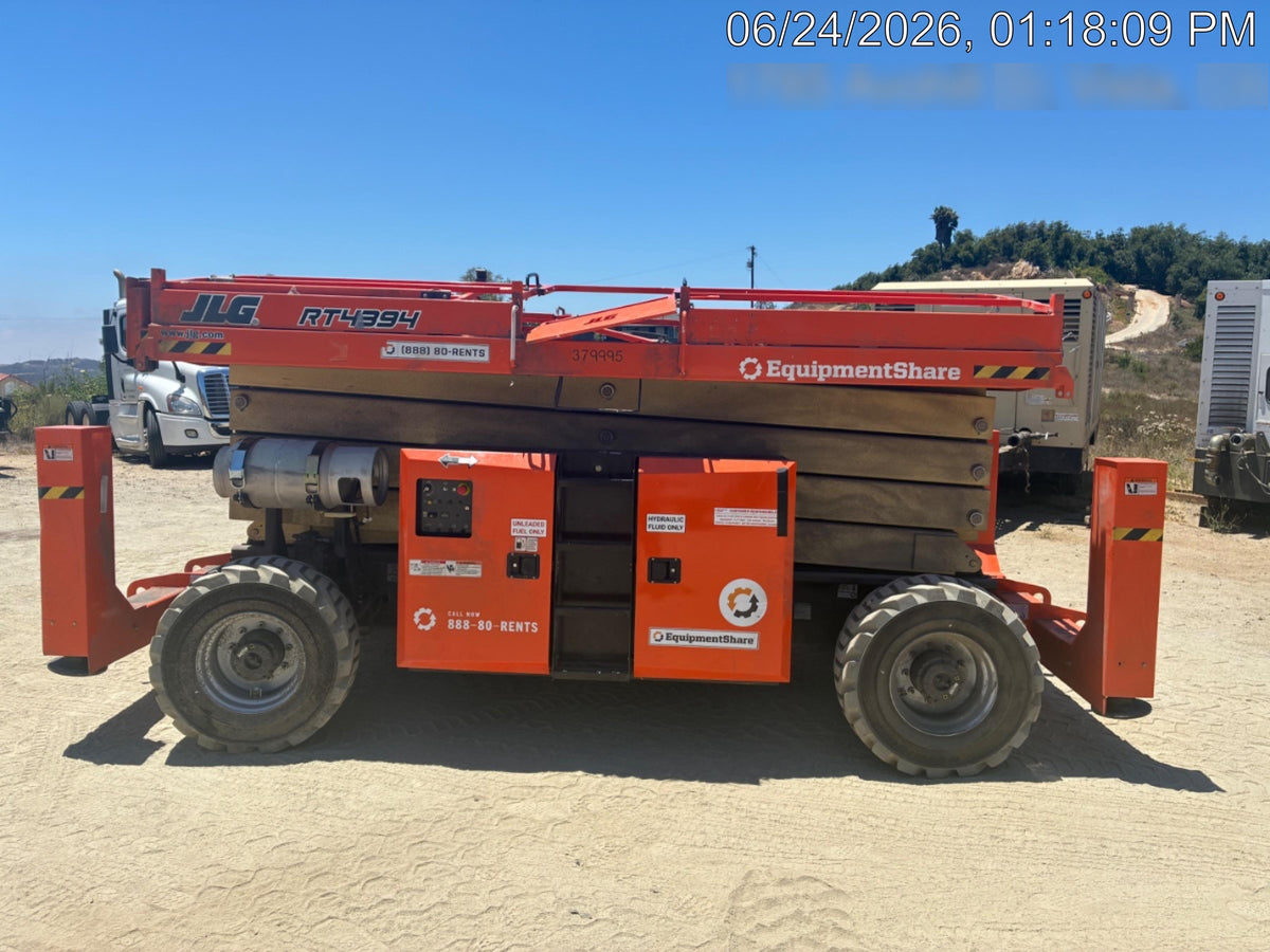 2023 JLG RT4394