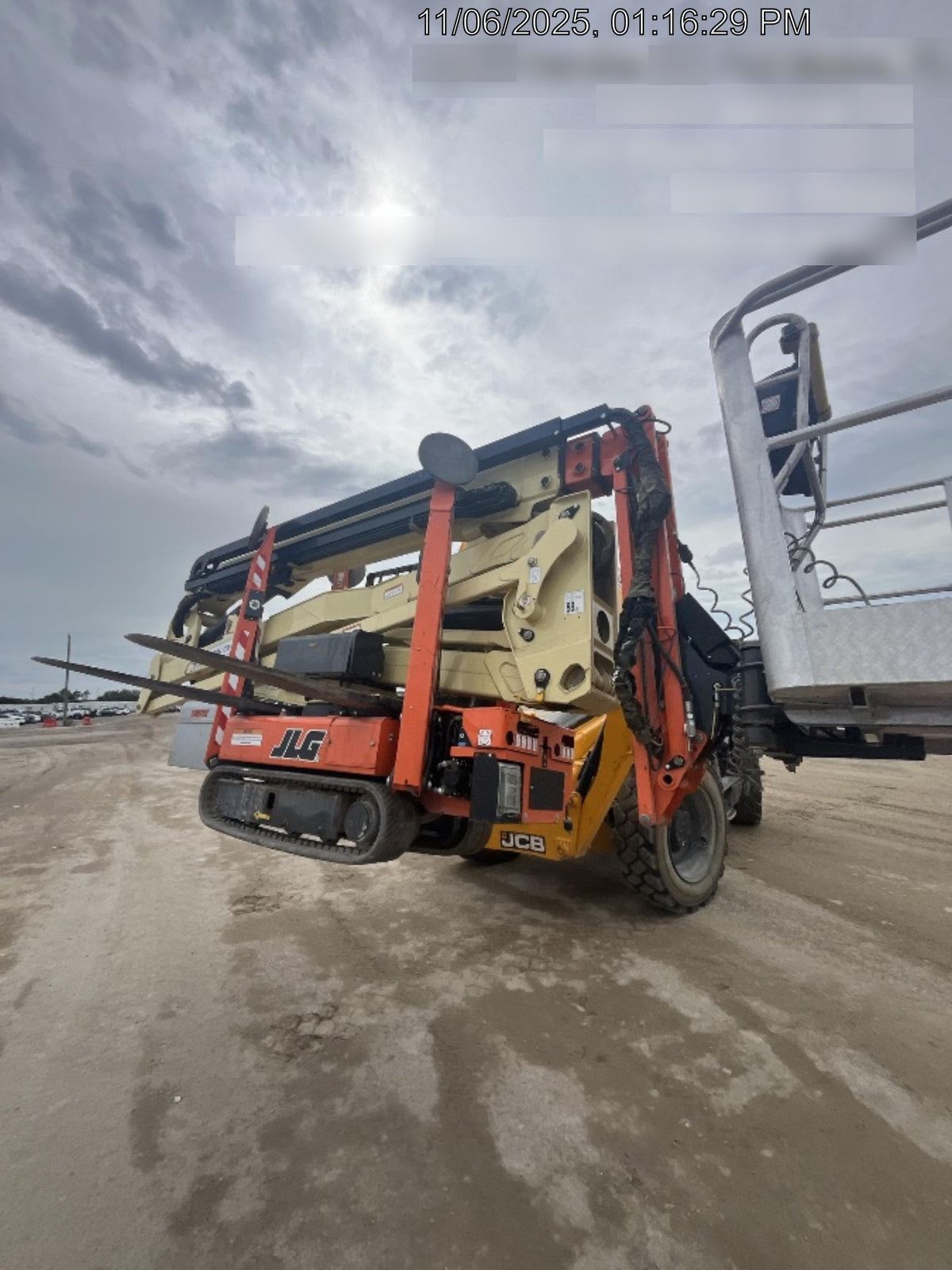 2021 JLG X600AJ