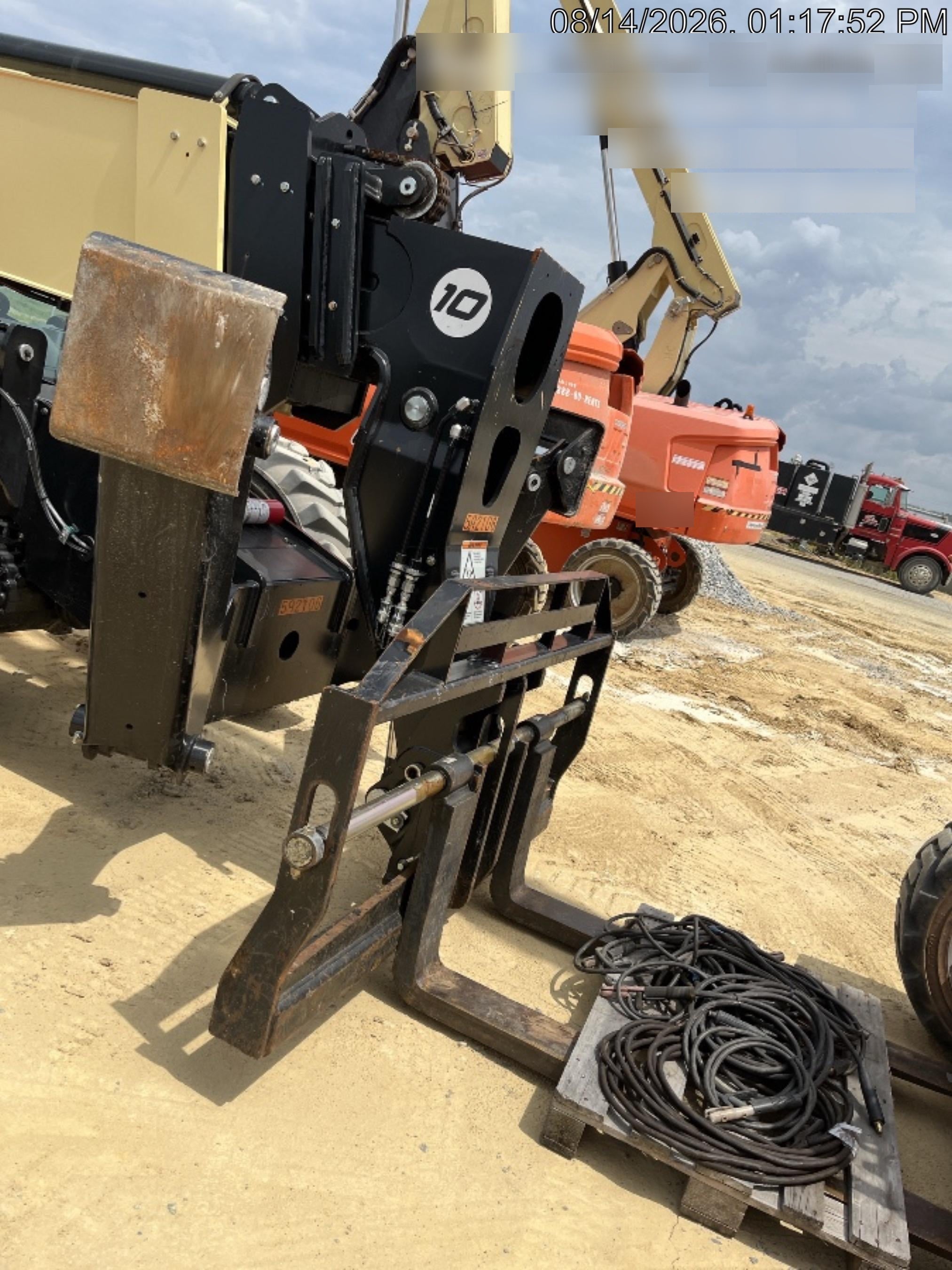 2025 JLG 1055 Premium
