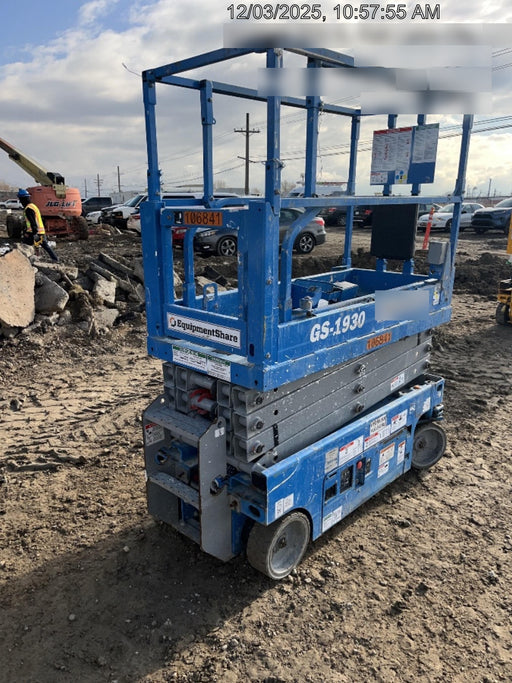 2020 Genie GS-1930 Solid Non Marking Tires, Beacon, Folding rails with half height swing gate, 800W Inverter