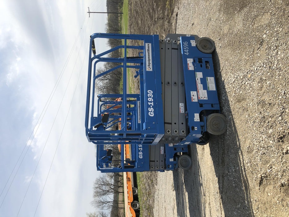 2019 Genie GS-1930 Fixed rails with chain Entry