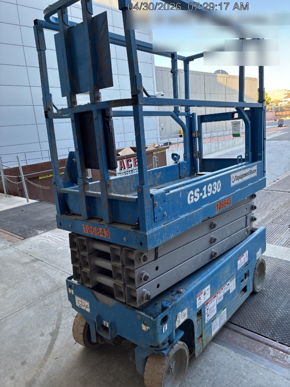 2020 Genie GS-1930 Solid Non Marking Tires, Beacon, Folding rails with half height swing gate, 800W Inverter