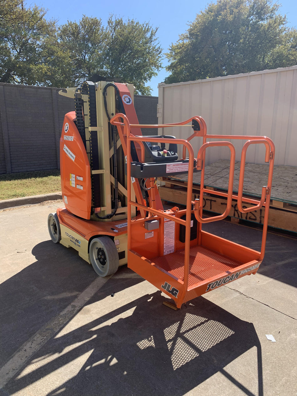 2022 JLG 26E