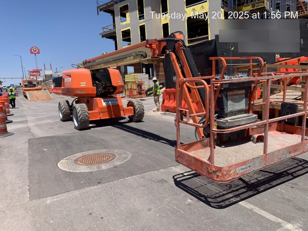 2021 JLG 660SJ