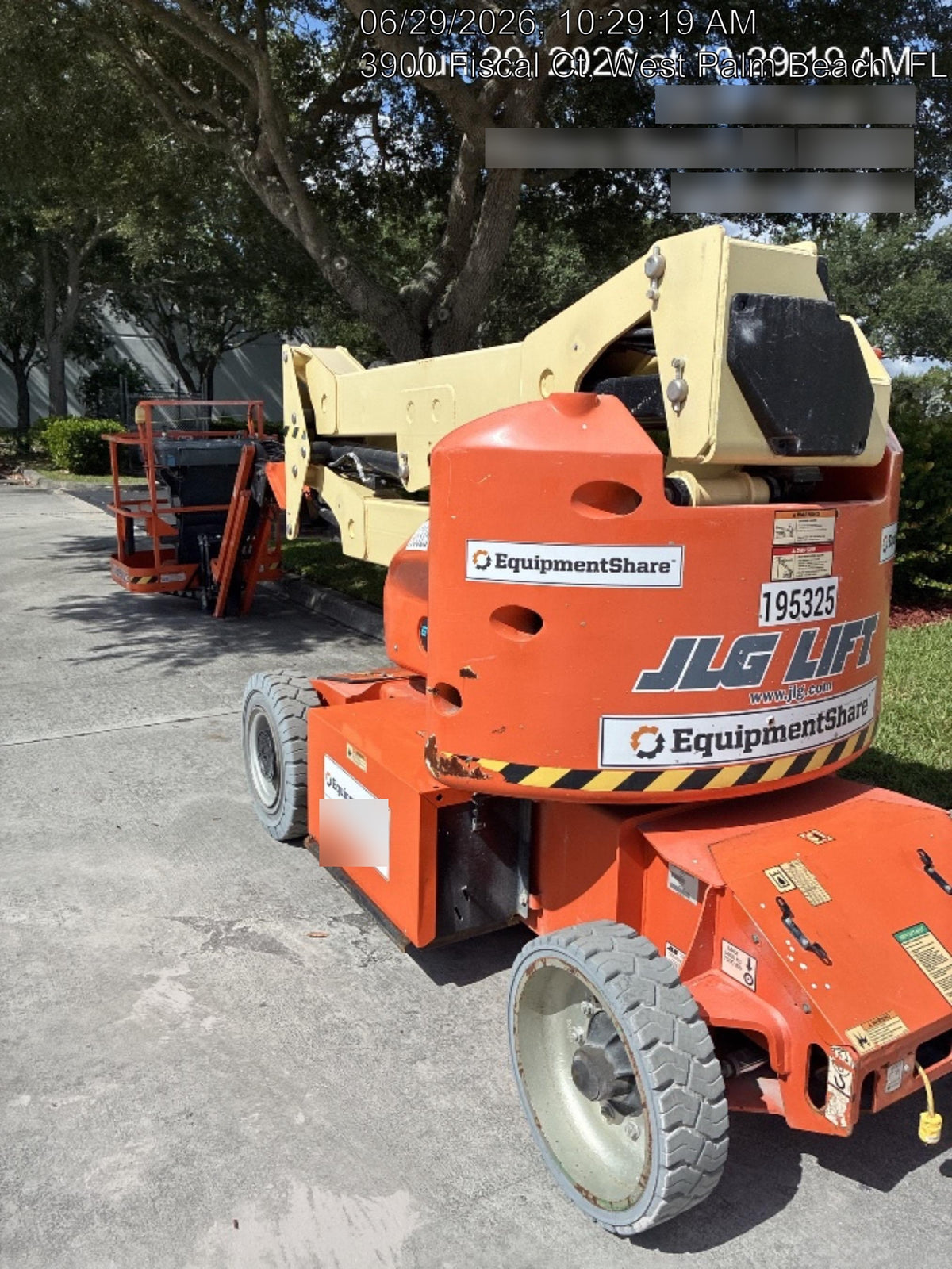 2021 JLG E400AJP Narrow