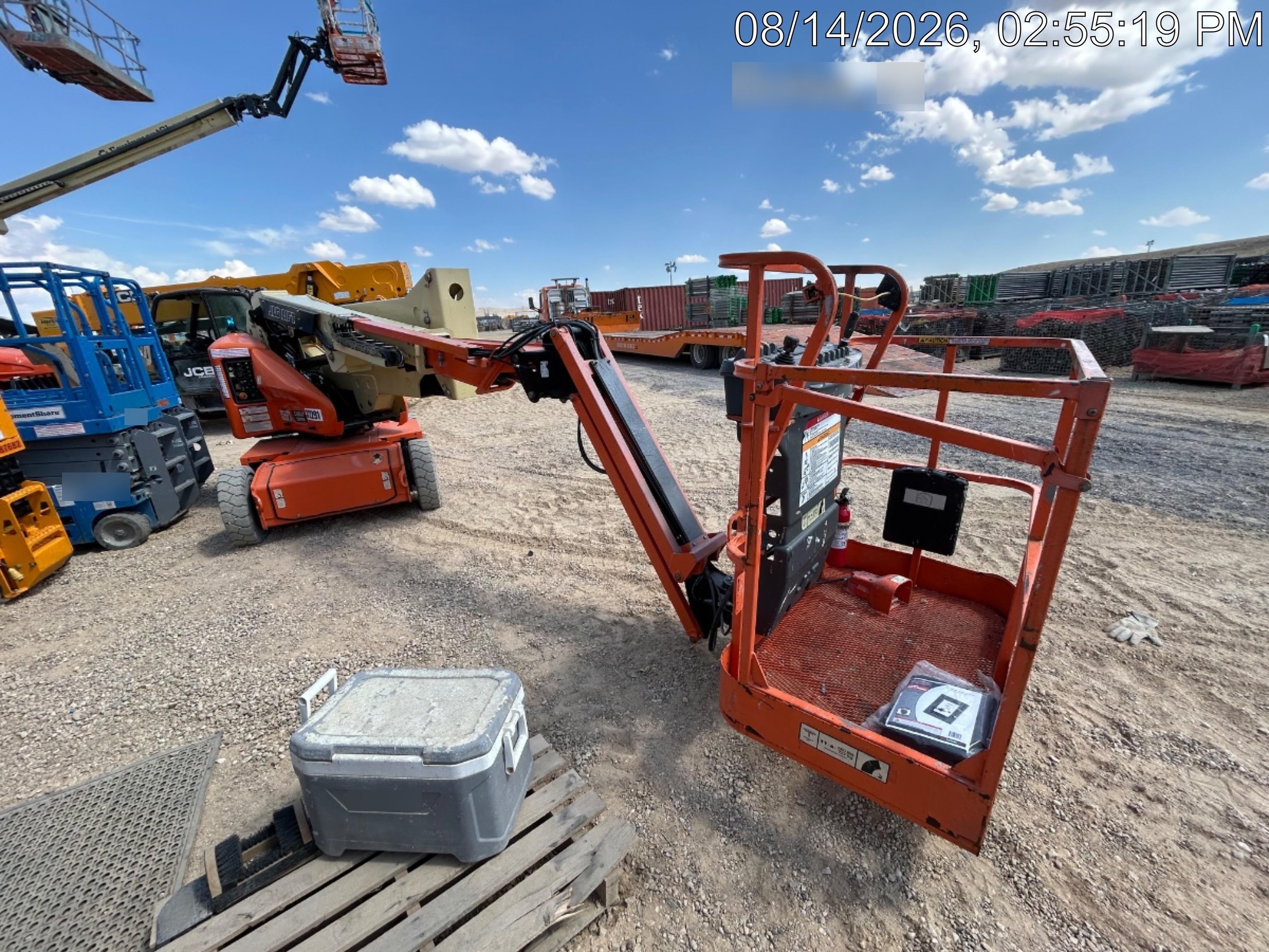 2019 JLG E400AJPN
