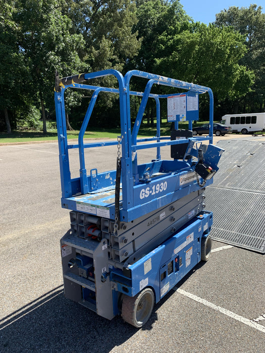 2019 Genie GS-1930 Fixed rails with chain Entry