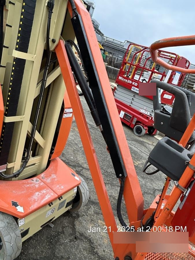 2022 JLG 26E