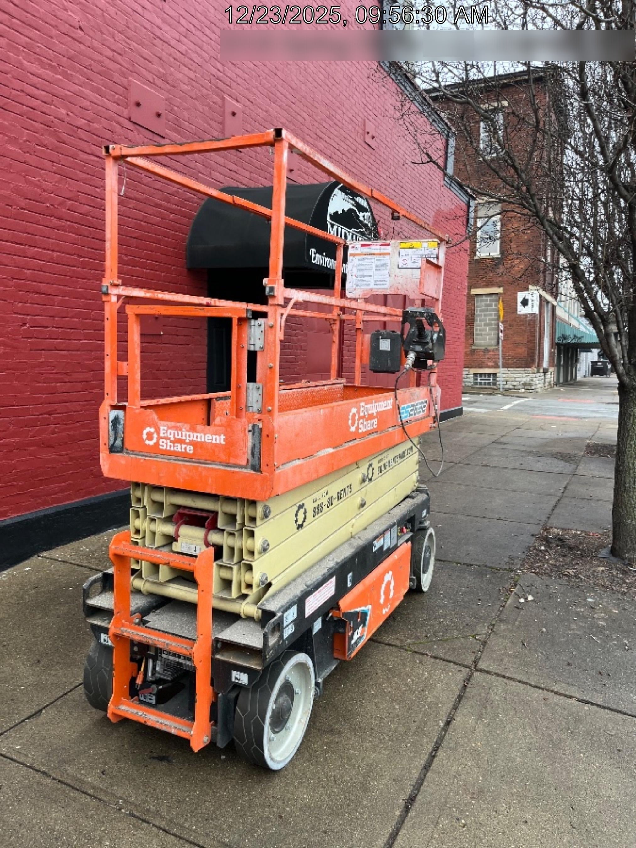 2022 JLG ES2632