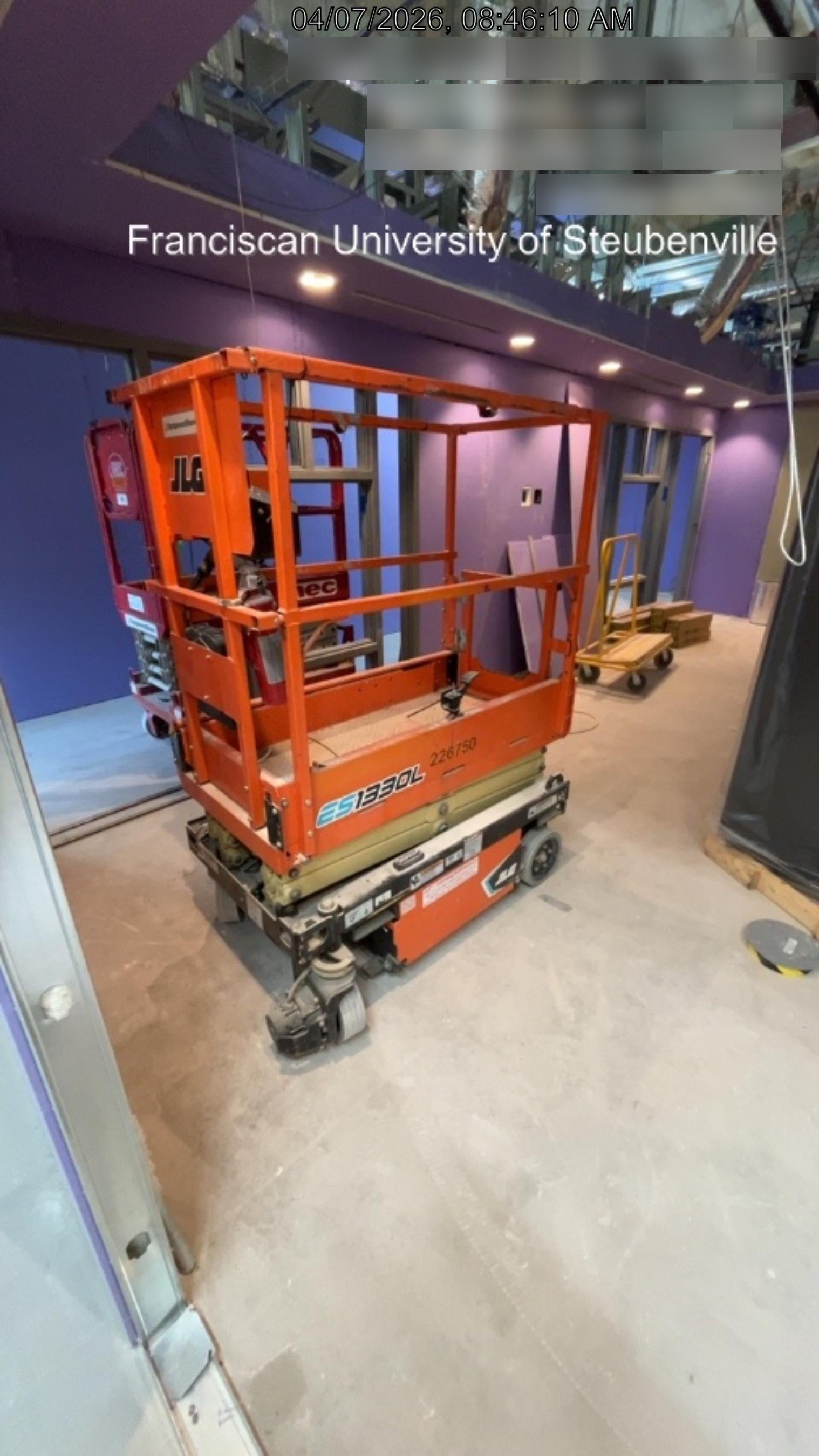 2022 JLG ES1330L