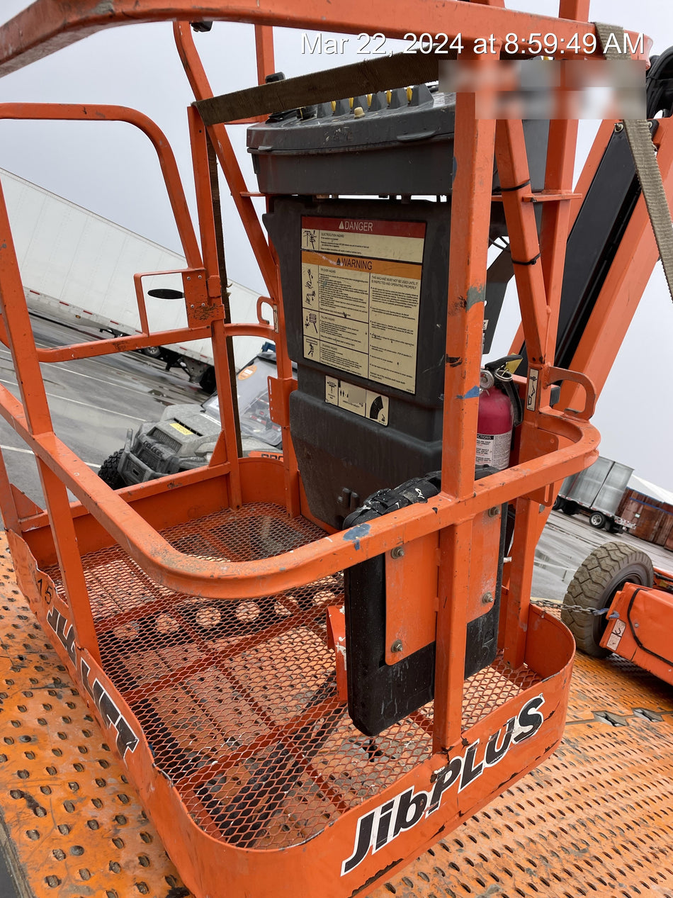 2019 JLG E300AJP