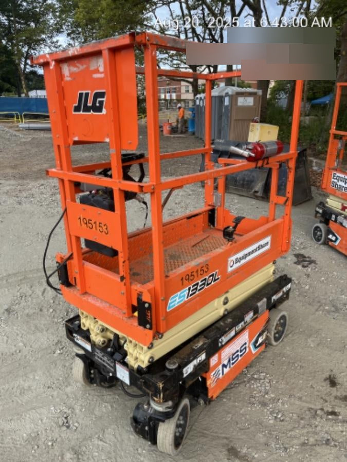 2021 JLG ES1330L