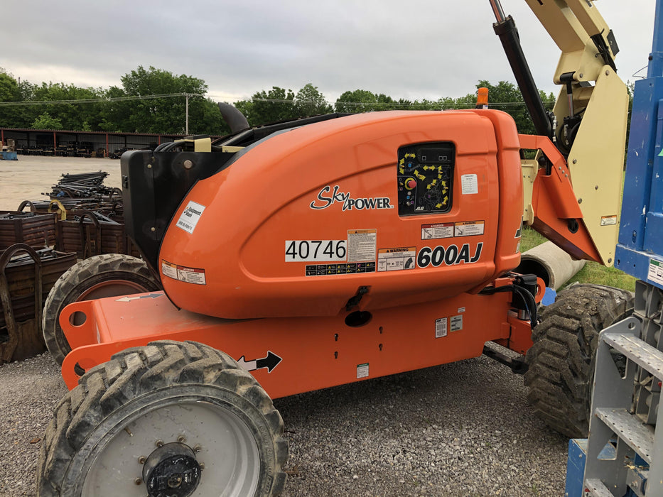2019 JLG 600AJ