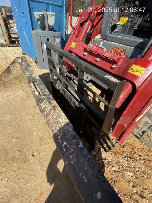 2022 ARROW MATERIAL HANDLING 48" Pallet Forks - Arrow