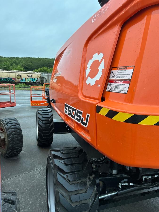 2025 JLG 660SJ