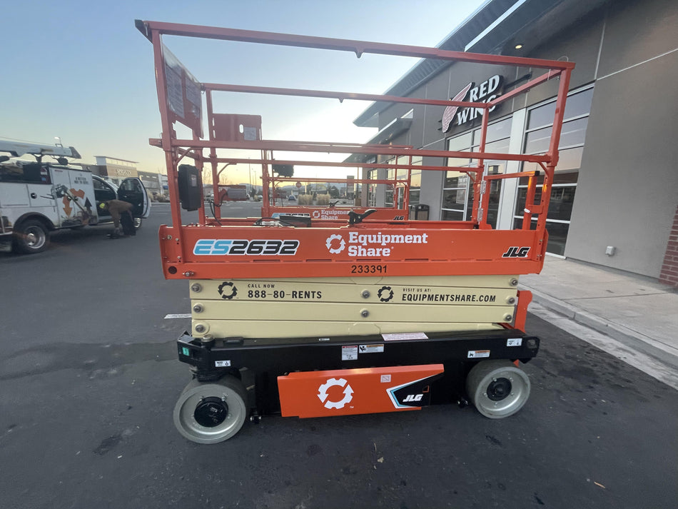 2022 JLG ES2632