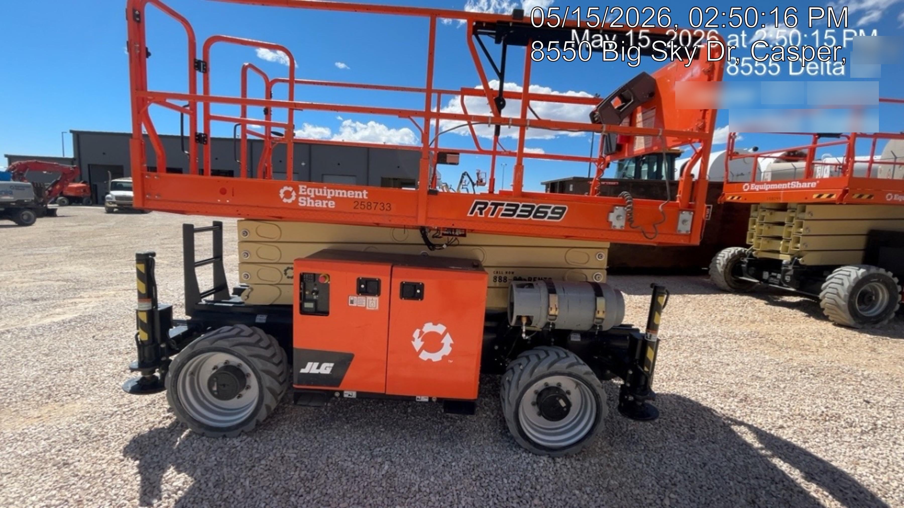 2022 JLG RT3369