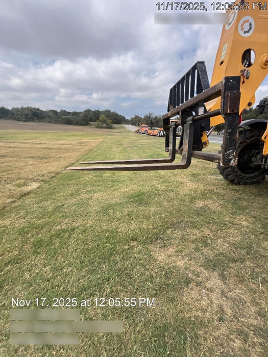 2019 JCB 509-42 JCB 509-42 Enclosed Cab, 74 HP, Solid Tires, Worklights, Beacon, Aux Hydraulics, Lifting Eye w/60" Carriage/60" Forks