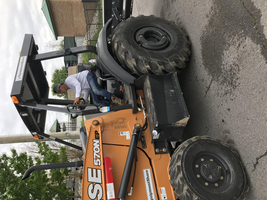 2019 Case 570N EP Canopy, 4WD, GP Front Bucket, Dual Tilt Cylinder, 84" Box Blade w/ Scarifier, Wheel Weights, Beacon