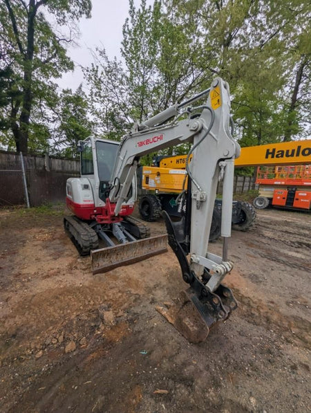 2025 TAKEUCHI TB235-2CR