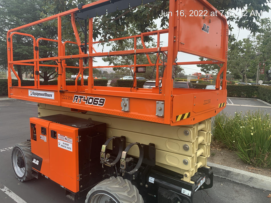 2022 JLG RT4069