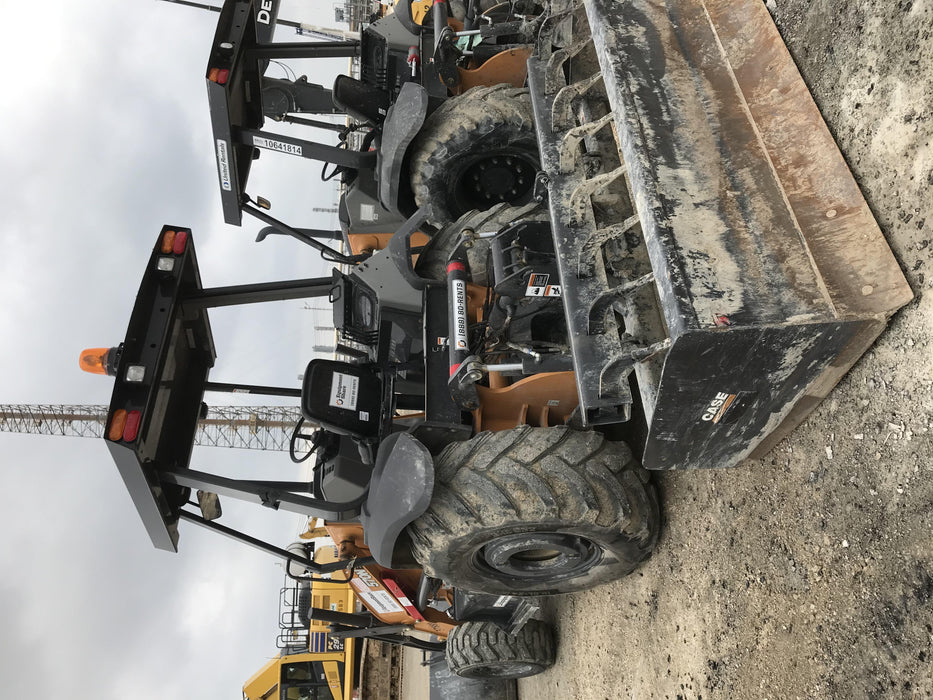 2019 Case 570N EP Canopy, 4WD, GP Front Bucket, Dual Tilt Cylinder, 84" Box Blade w/ Scarifier, Wheel Weights, Beacon
