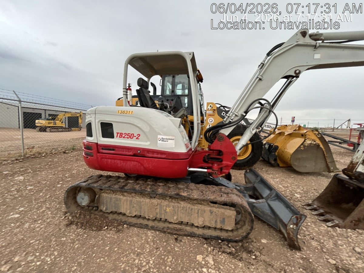 2021 TAKEUCHI TB250-2