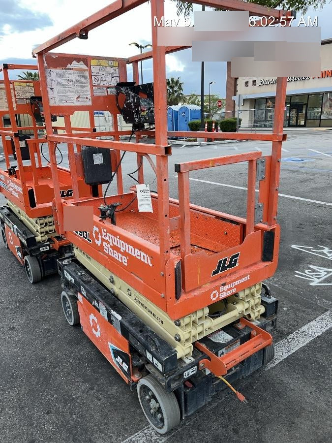 2022 JLG ES1330L