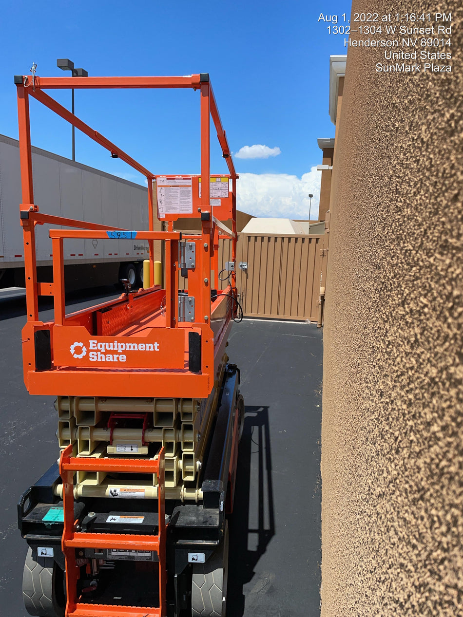 2022 JLG ES2632