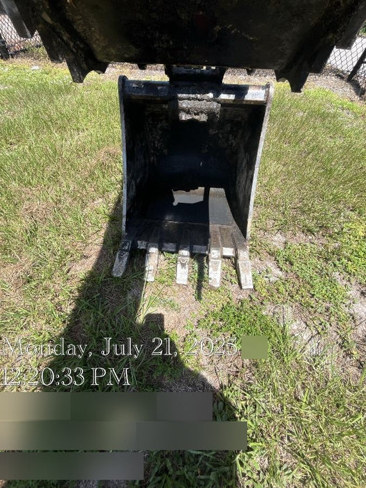 2025 TAKEUCHI 24" Bucket Takeuchi