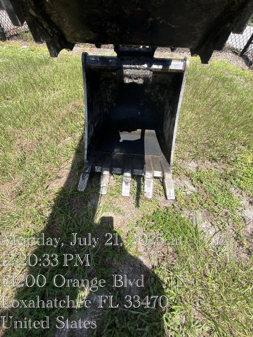 2025 TAKEUCHI 24" Bucket Takeuchi