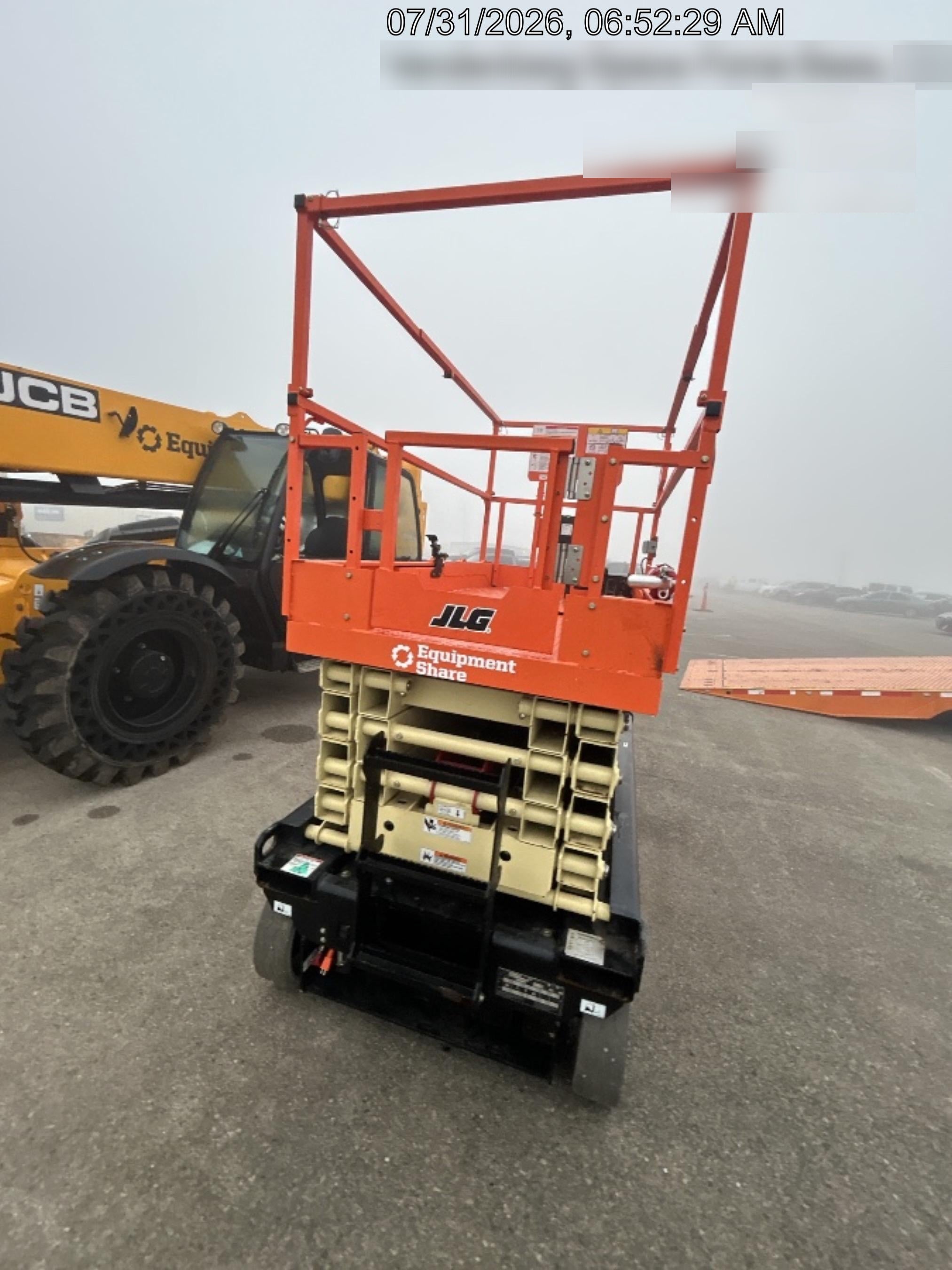2025 JLG ES3246