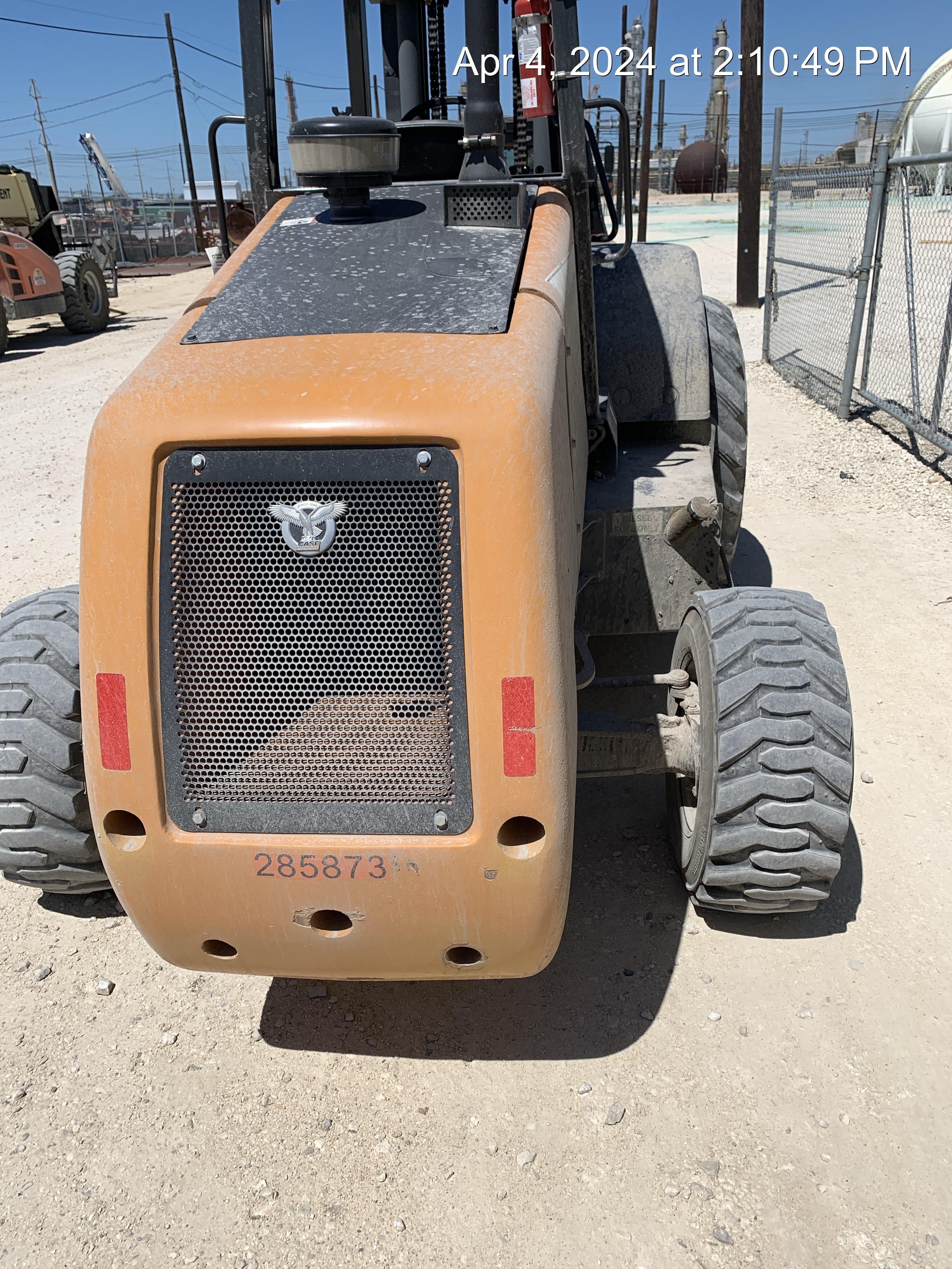2023 CASE 588H