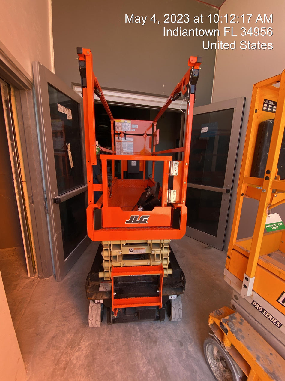 2023 JLG ES1932