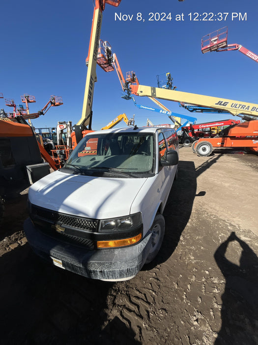 2023 CHEVROLET Express Van - Rental