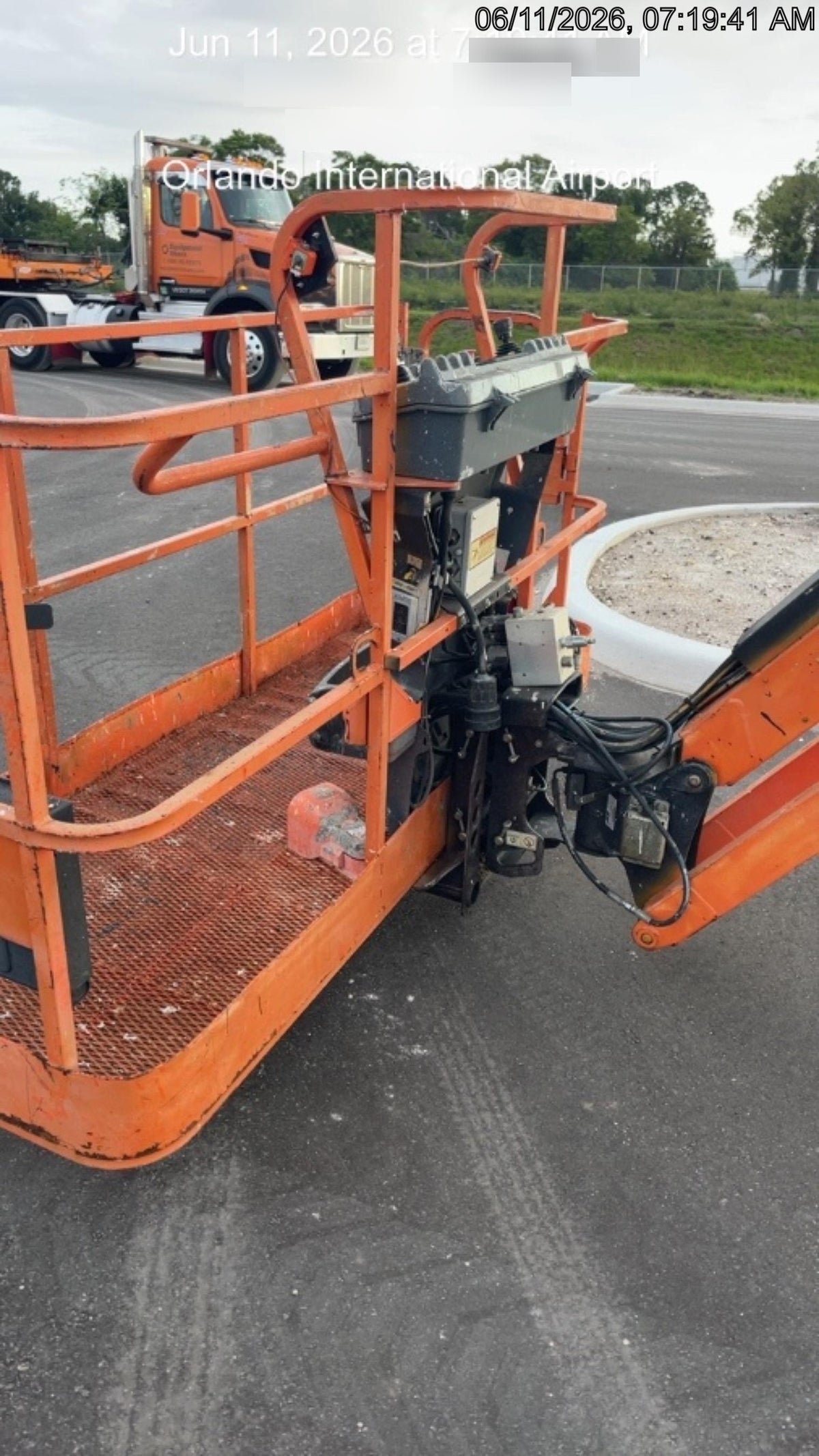 2020 JLG 860SJ