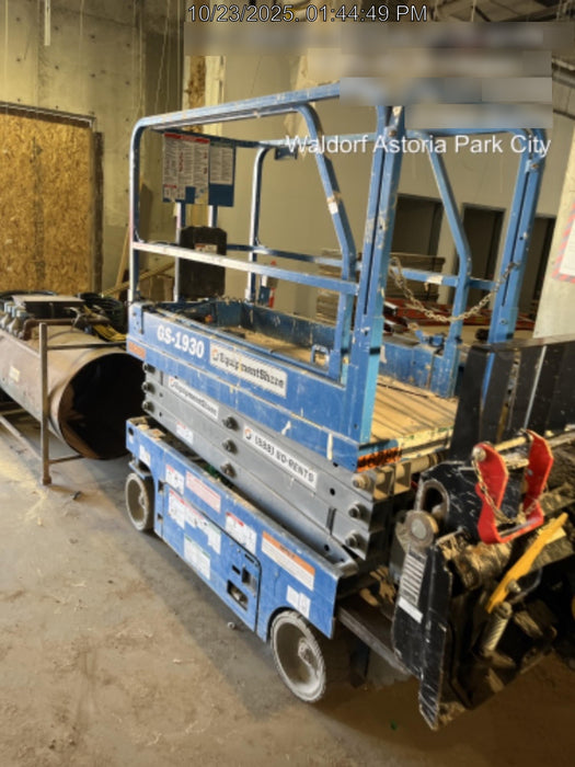 2019 Genie GS-1930 Fixed rails with chain Entry