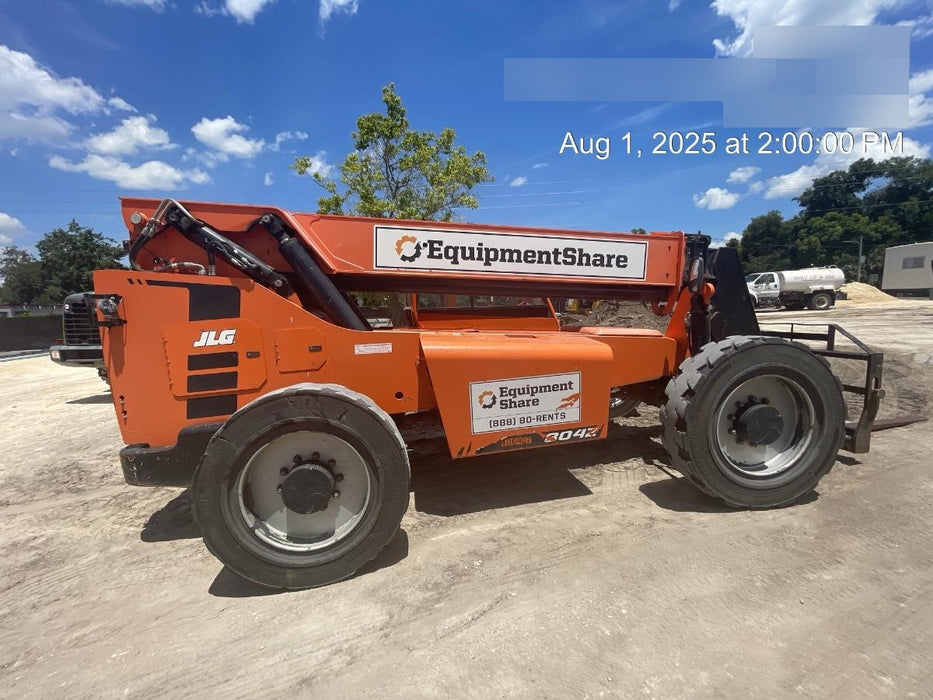 2020 Skytrak 8042 Cab/Heat/Air, Solid Tires, Work Lights, Beacon, Aux Hydraulics, Back up Alarm, Lifting Eye, ES Decals